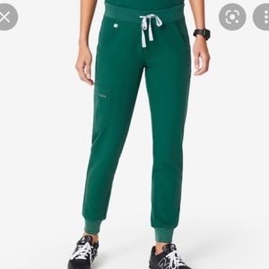 FIGS Zamora™ Jogger Scrub Pants in Hunter Green
